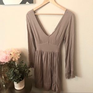 🌼 altar’d state plunging neckline dress